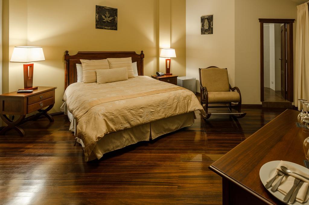 Casa Real Hotel 4*